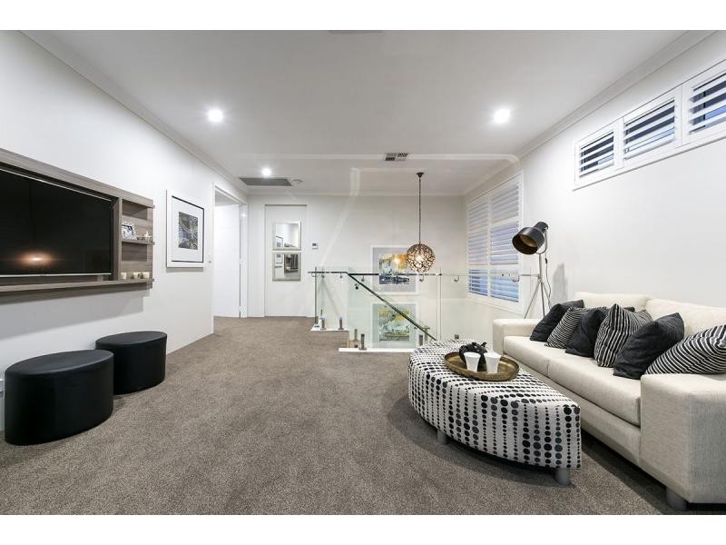 28 Midsummer Avenue, Jindalee WA 6036