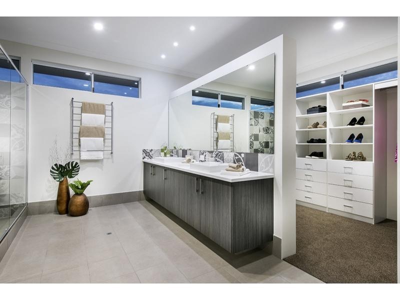 28 Midsummer Avenue, Jindalee WA 6036