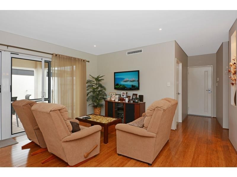 7 Santa Clara Crescent, Clarkson WA 6030