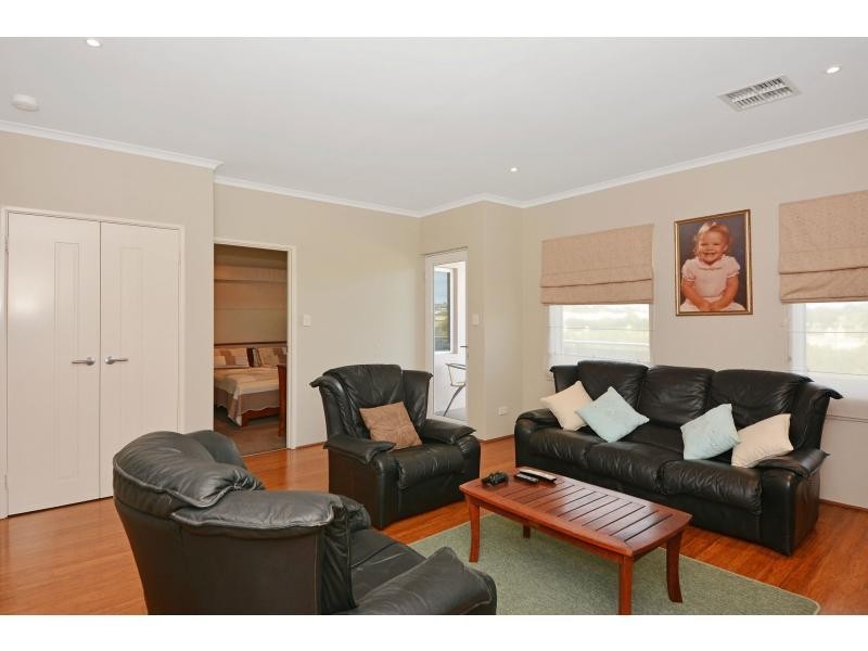 7 Santa Clara Crescent, Clarkson WA 6030