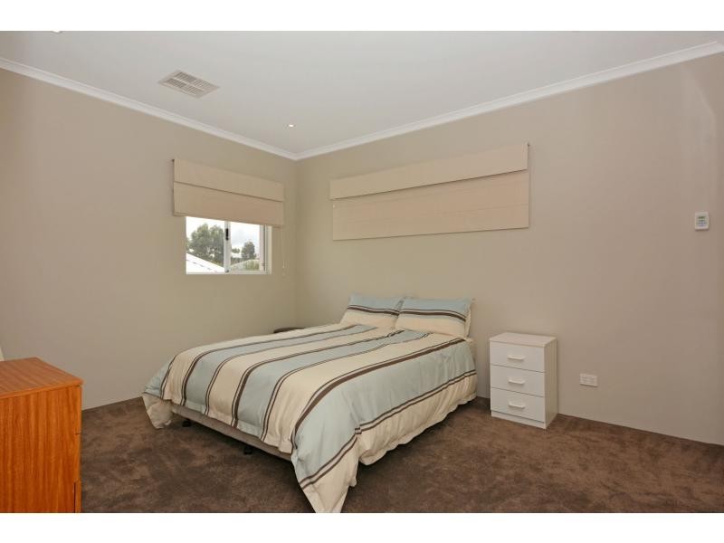 7 Santa Clara Crescent, Clarkson WA 6030