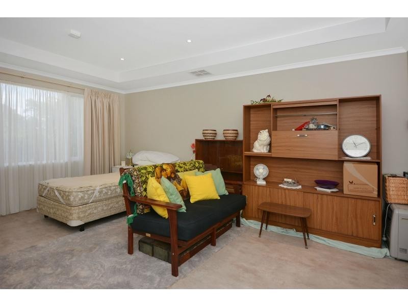 7 Santa Clara Crescent, Clarkson WA 6030