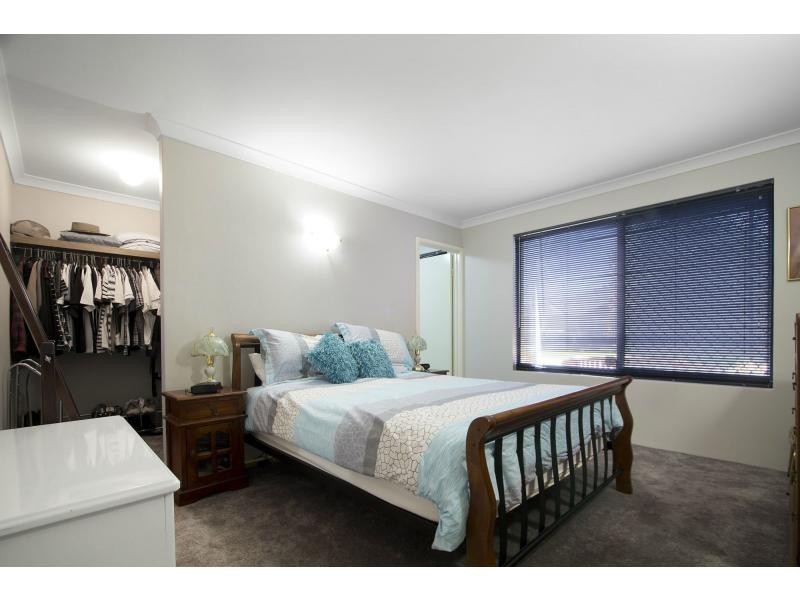 1 Hursthill Street, Madeley WA 6065