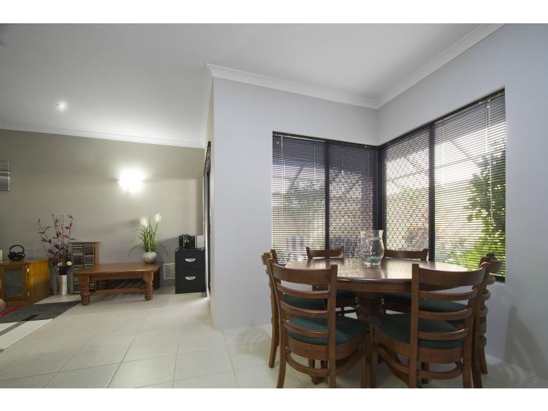 1 Hursthill Street, Madeley WA 6065