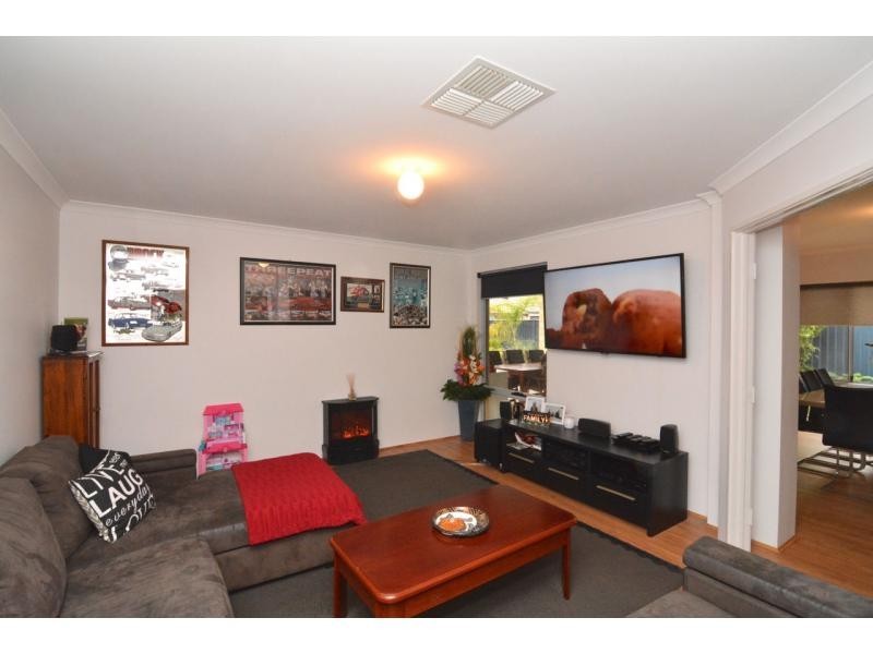 1 Lagoon Pass, Baldivis WA 6171