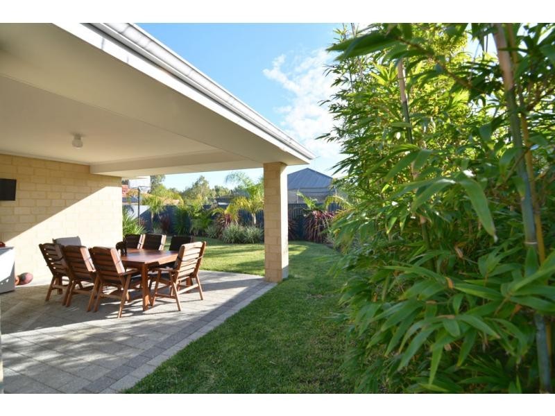 1 Lagoon Pass, Baldivis WA 6171