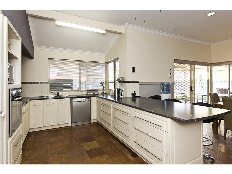 7 Fulmar Mews, Ballajura WA 6066