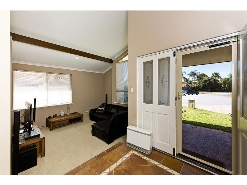 7 Fulmar Mews, Ballajura WA 6066