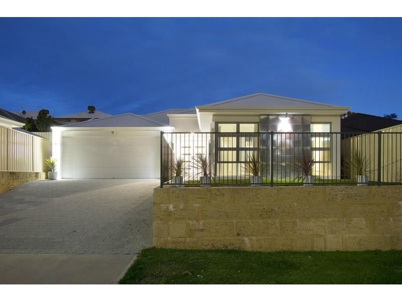 18 Buffalo Avenue, Madeley WA 6065