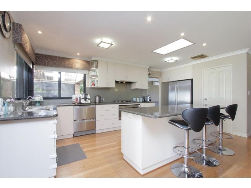 13 Arlington Drive, Willetton WA 6155