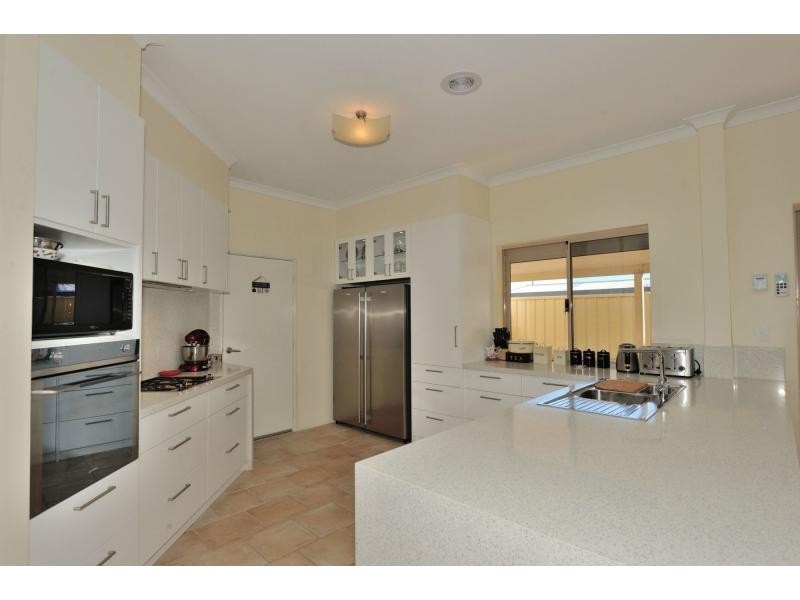 15 Morfontaine Parade, Port Kennedy WA 6172