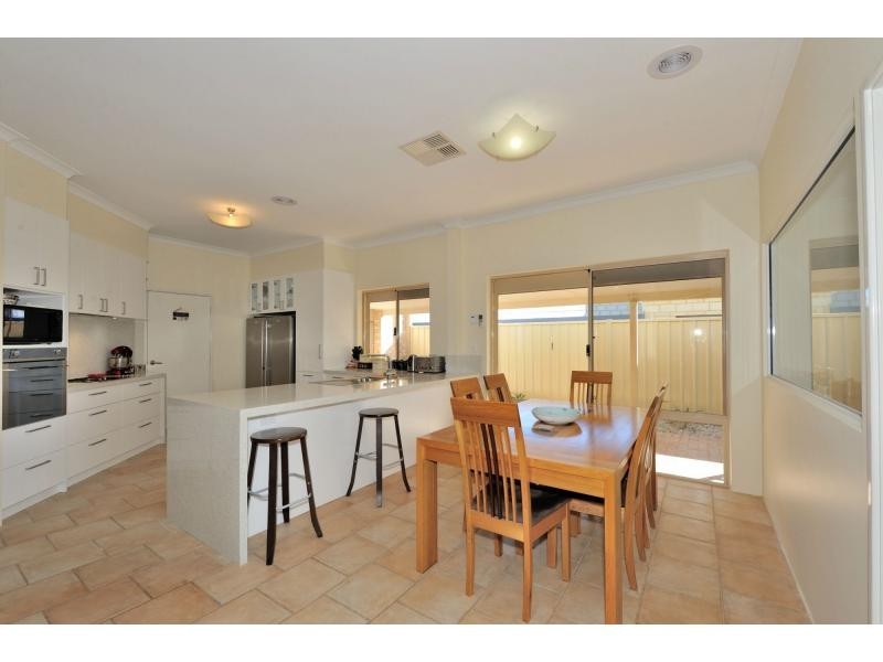 15 Morfontaine Parade, Port Kennedy WA 6172