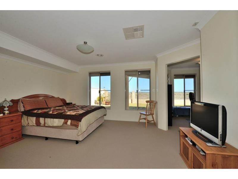 15 Morfontaine Parade, Port Kennedy WA 6172