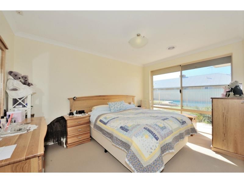 15 Morfontaine Parade, Port Kennedy WA 6172