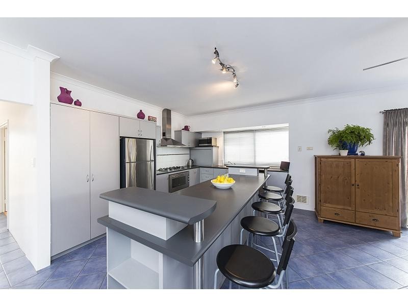 3 Renegade Path, Rockingham WA 6168