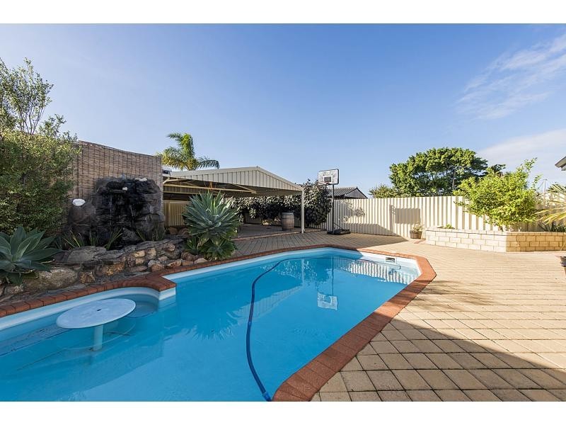 15 June Road, Safety Bay WA 6169