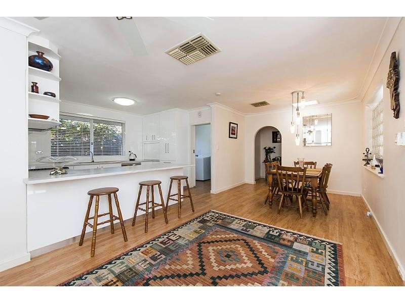 15 June Road, Safety Bay WA 6169