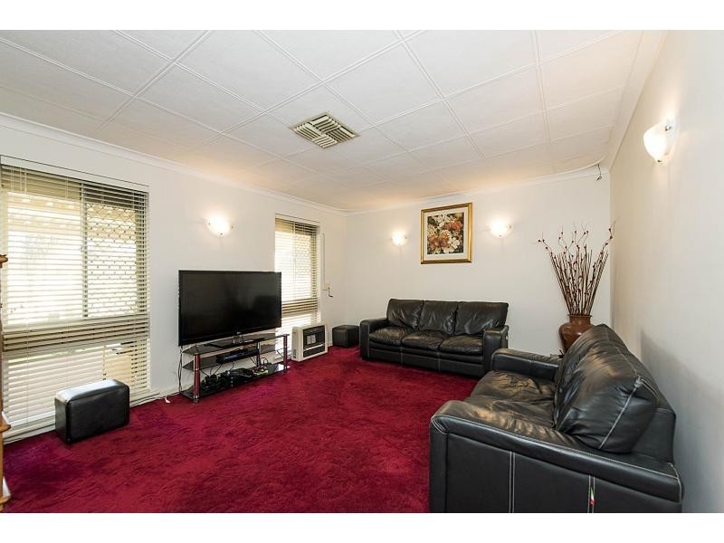 15 June Road, Safety Bay WA 6169