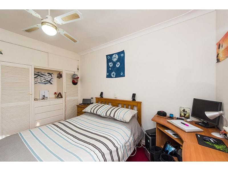 15 June Road, Safety Bay WA 6169