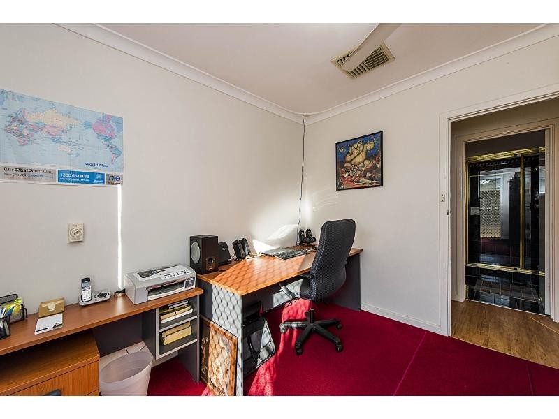 15 June Road, Safety Bay WA 6169