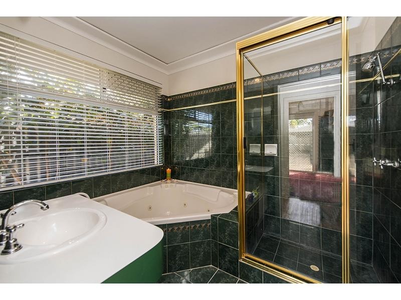 15 June Road, Safety Bay WA 6169