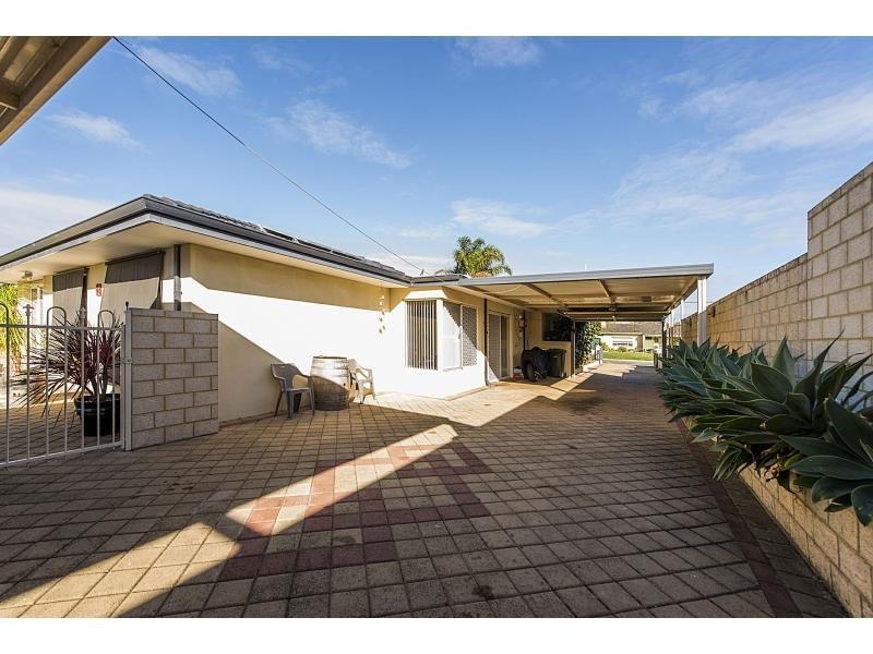 15 June Road, Safety Bay WA 6169