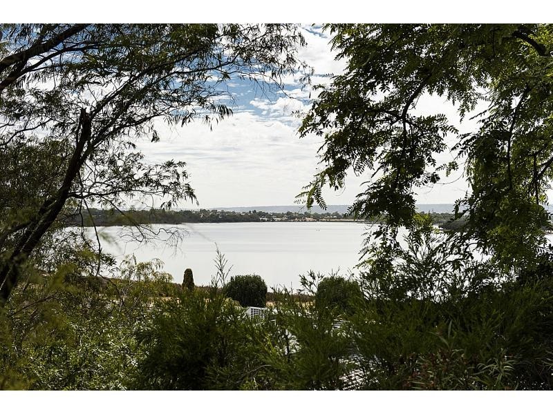 27 River Way, Salter Point WA 6152