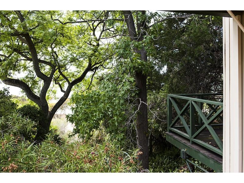 27 River Way, Salter Point WA 6152