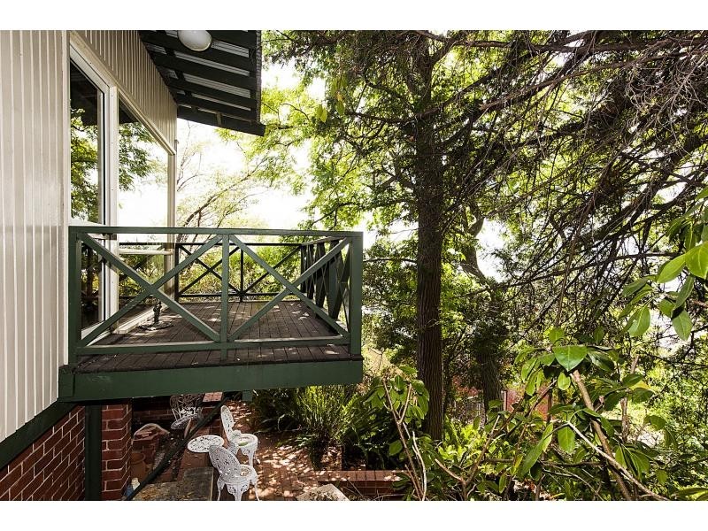 27 River Way, Salter Point WA 6152