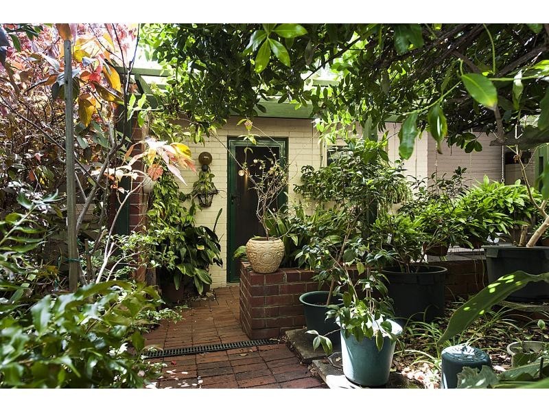 27 River Way, Salter Point WA 6152