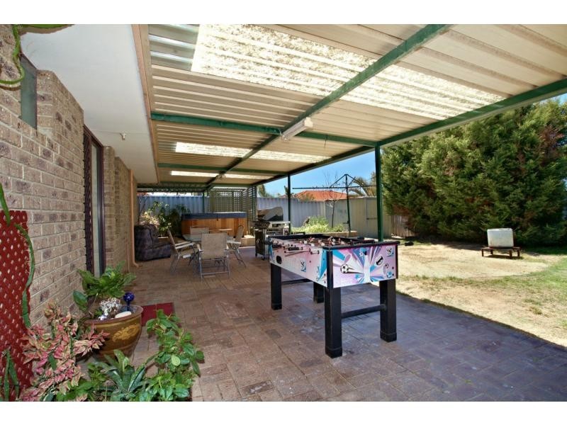 6 Jacka Close, Marangaroo WA 6064
