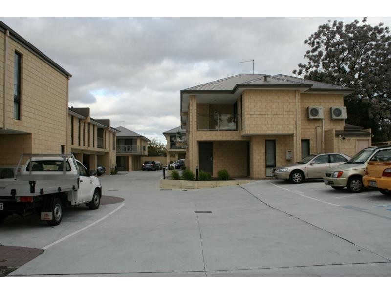 7/2 View Avenue, Langford WA 6147