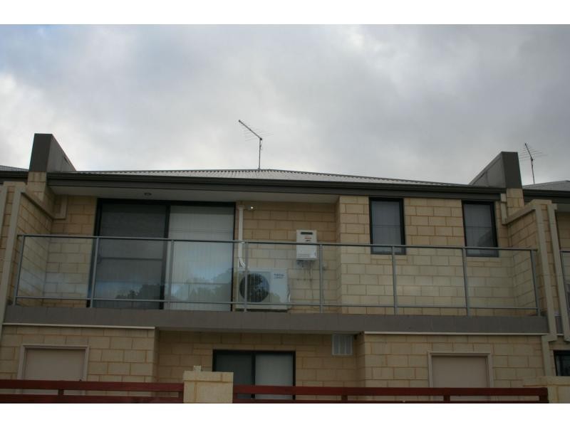 7/2 View Avenue, Langford WA 6147