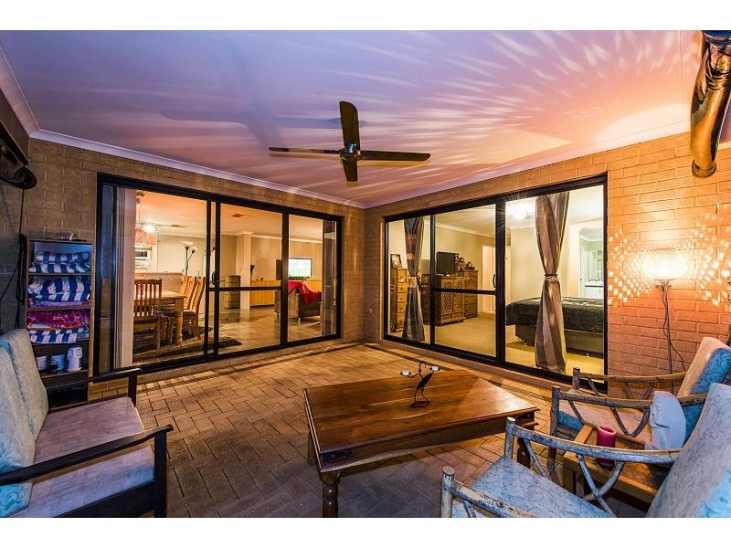 12 Fennell Rise, Darch WA 6065