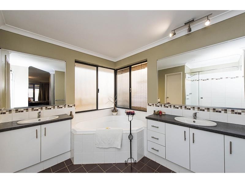 12 Fennell Rise, Darch WA 6065