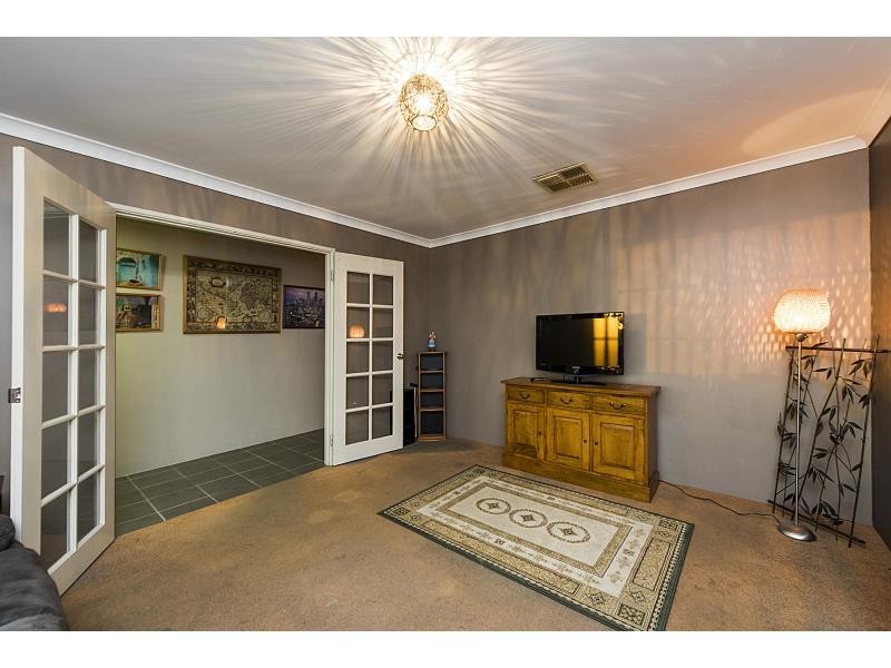 12 Fennell Rise, Darch WA 6065