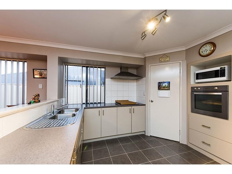 12 Fennell Rise, Darch WA 6065