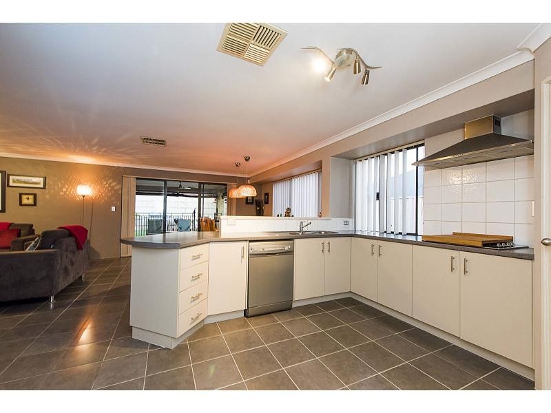 12 Fennell Rise, Darch WA 6065
