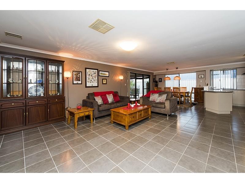 12 Fennell Rise, Darch WA 6065