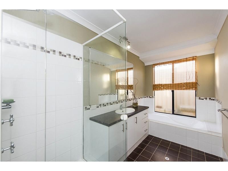 12 Fennell Rise, Darch WA 6065