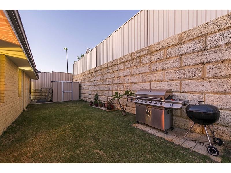12 Fennell Rise, Darch WA 6065