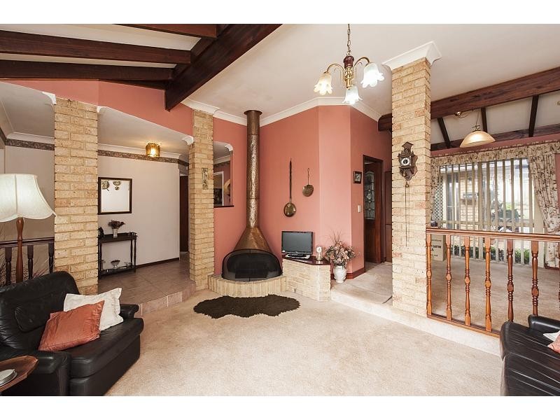 54 Donald Drive, Safety Bay WA 6169