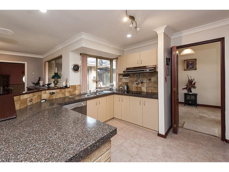 54 Donald Drive, Safety Bay WA 6169