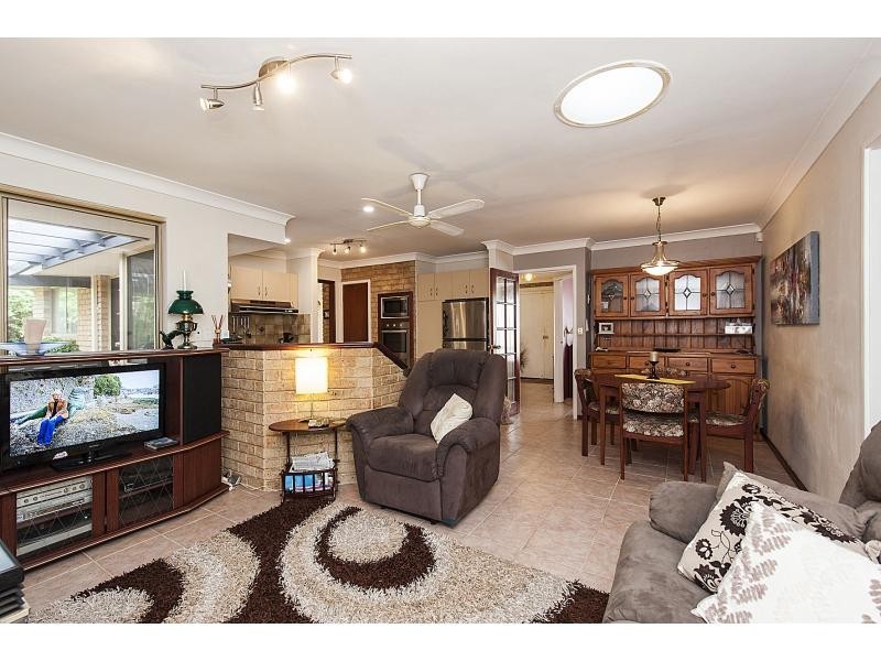 54 Donald Drive, Safety Bay WA 6169