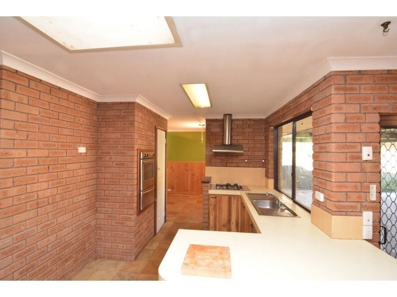 20 Salcombe Way, Warnbro WA 6169