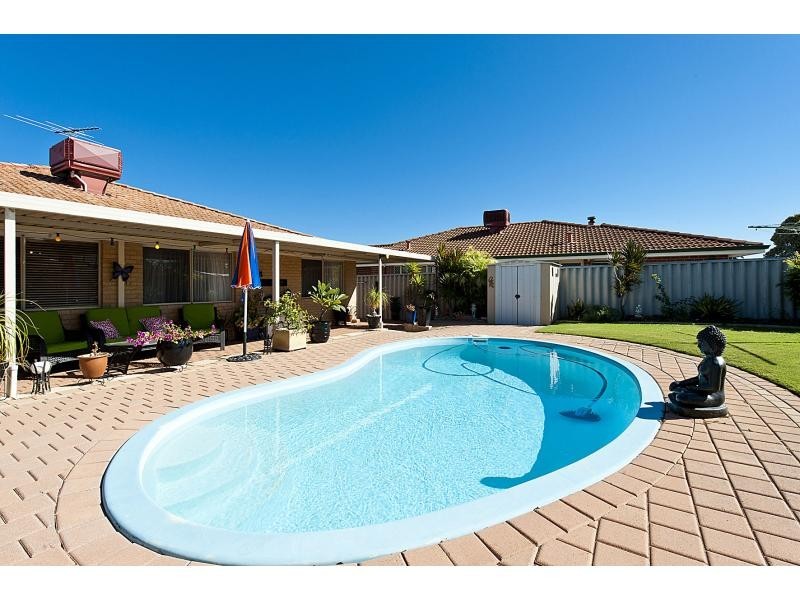 61 Manly Crescent, Warnbro WA 6169