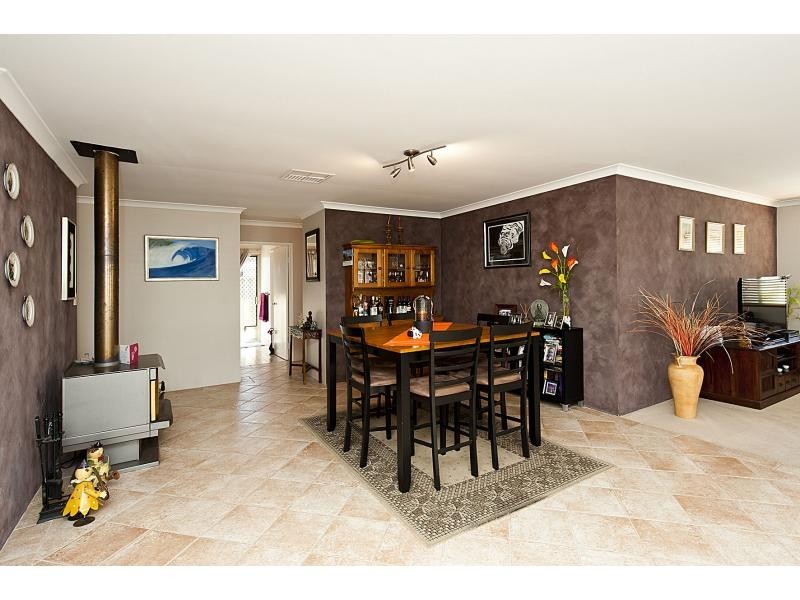 61 Manly Crescent, Warnbro WA 6169