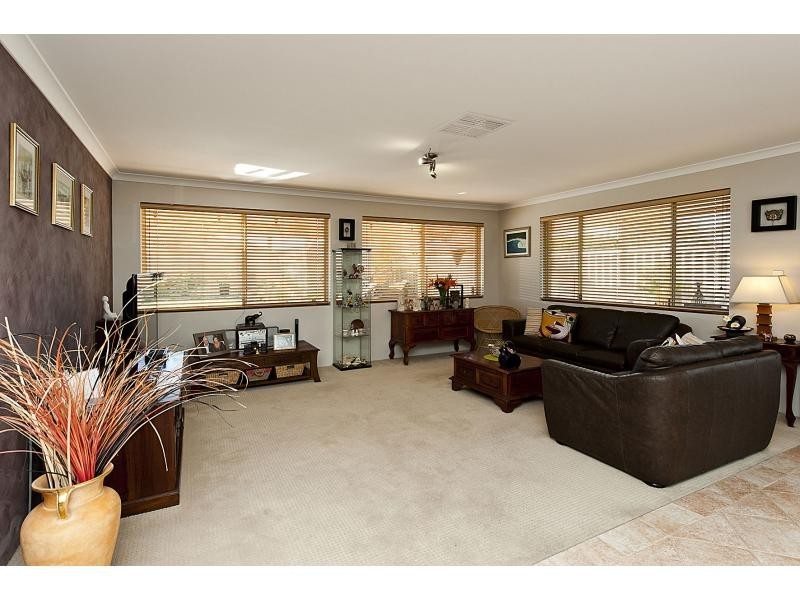 61 Manly Crescent, Warnbro WA 6169