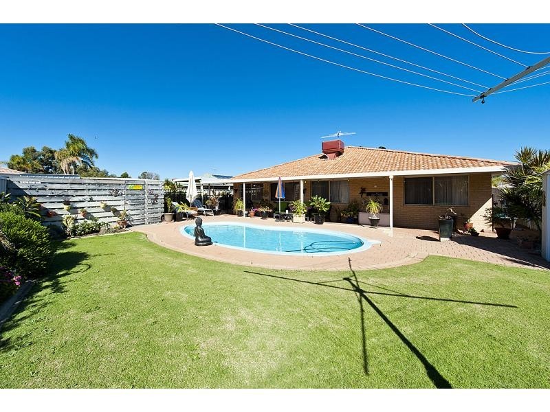 61 Manly Crescent, Warnbro WA 6169