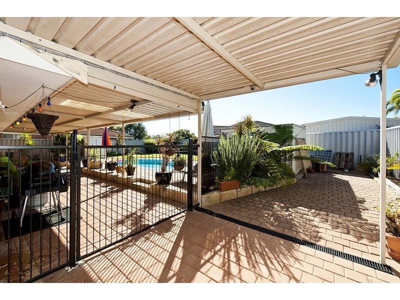 61 Manly Crescent, Warnbro WA 6169